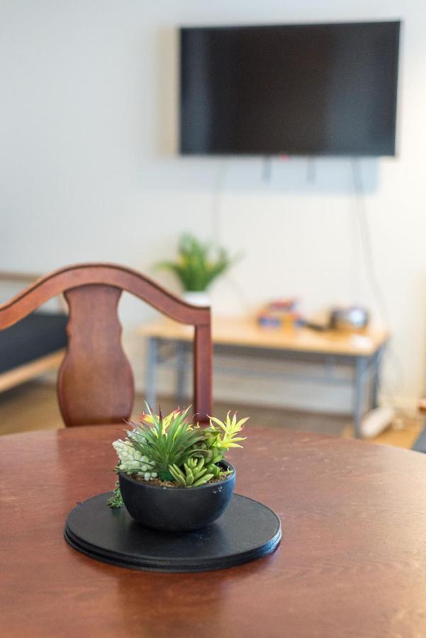 Elegant 2 Bedroom City Centre Apartment - Free Parking - Private Balcony EDI Eksteriør bilde