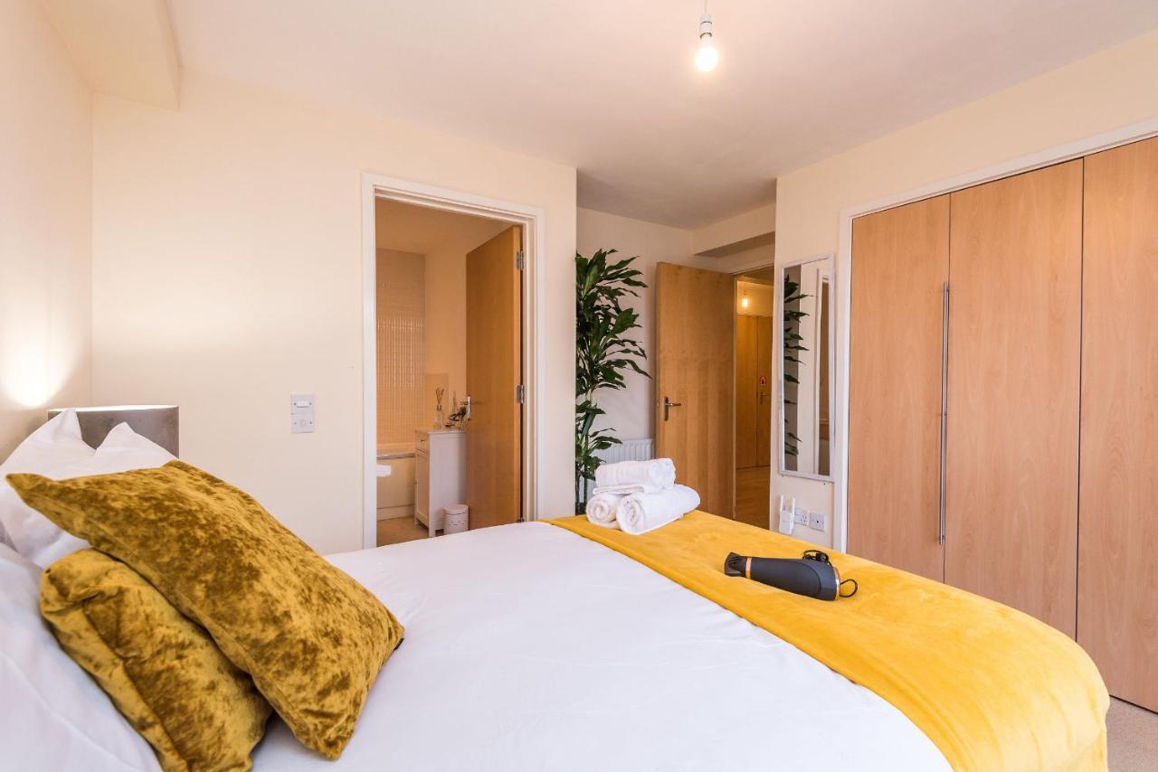 Elegant 2 Bedroom City Centre Apartment - Free Parking - Private Balcony EDI Eksteriør bilde
