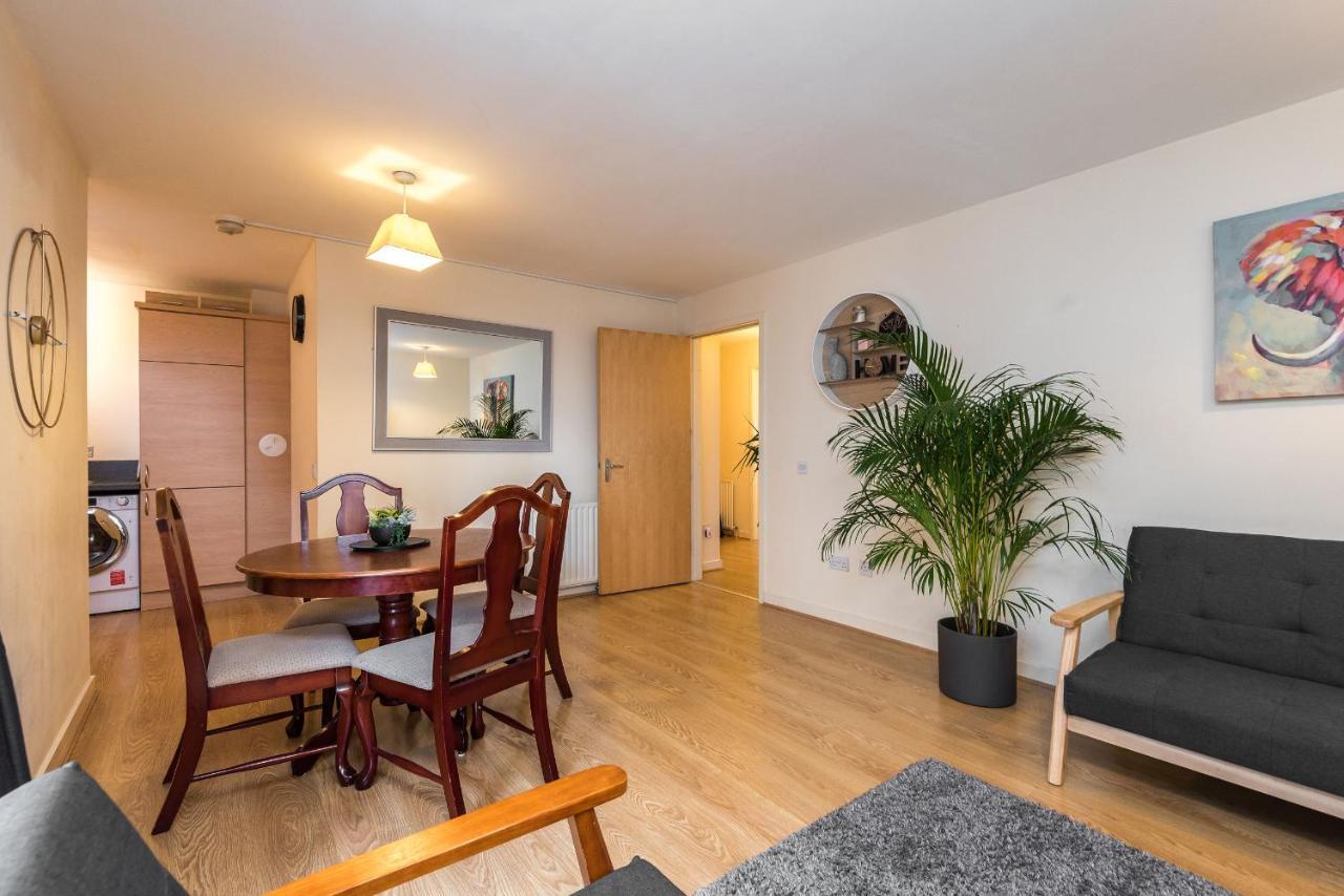Elegant 2 Bedroom City Centre Apartment - Free Parking - Private Balcony EDI Eksteriør bilde
